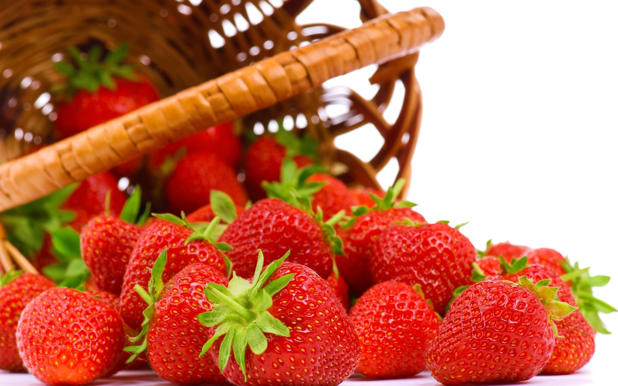 Fresas, súper alimento bajo en calorías | EAT&FIT