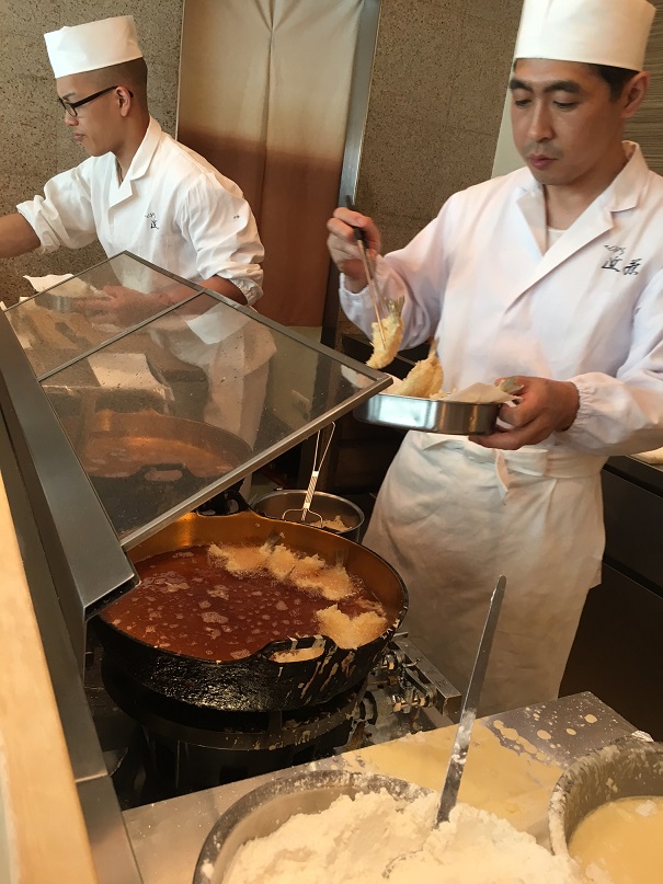 Tempura Kondo (Tokio), la magia de la tempura Salsa de chiles