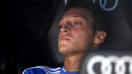 «Terremoto» Özil: equipo y afición, molestos por su venta