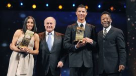 Blatter se mofa de Cristiano Ronaldo